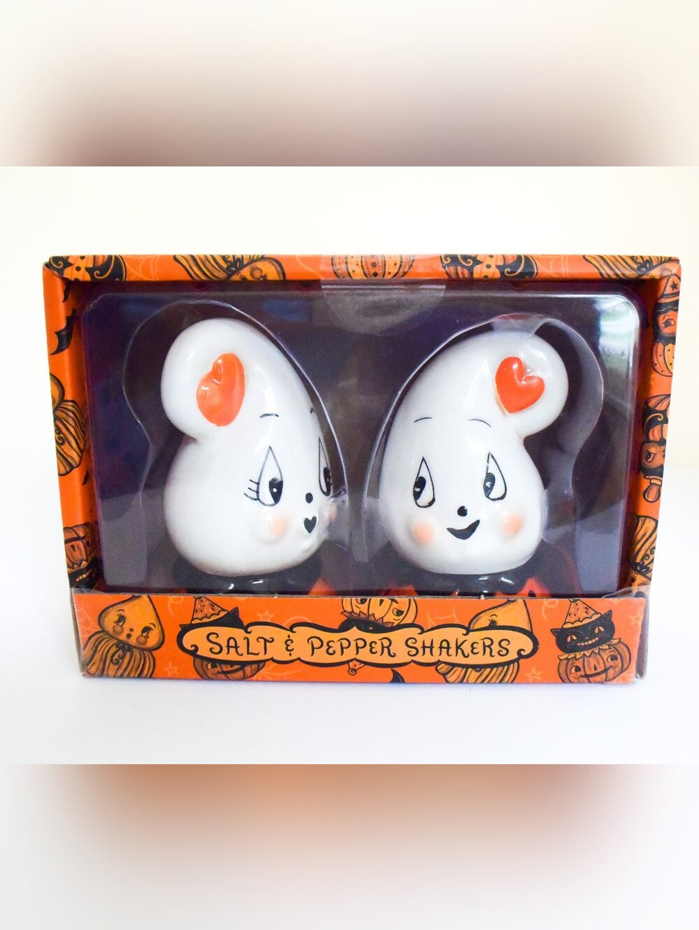 *Johanna Parker* Gus Ghost Couple Halloween Salt & Pepper Shakers-2026 - NEW!